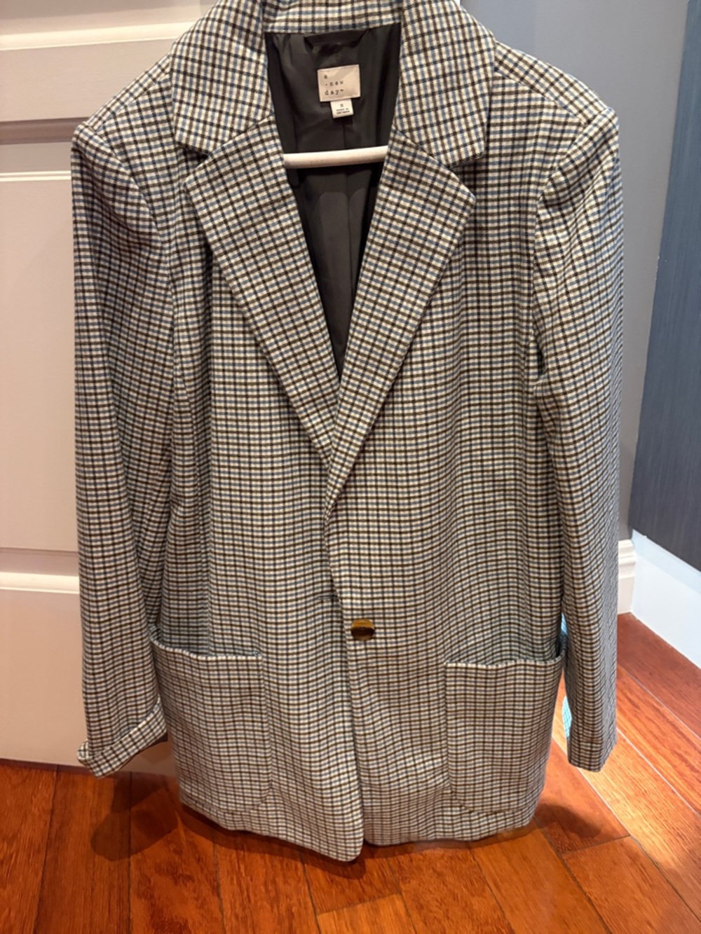 Unbranded Womans Gray Check Single-Button Blazer